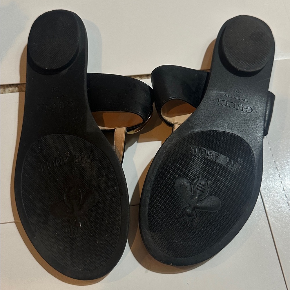 Gucci Black Sandals with Gold Logo - Picture 3 of 3